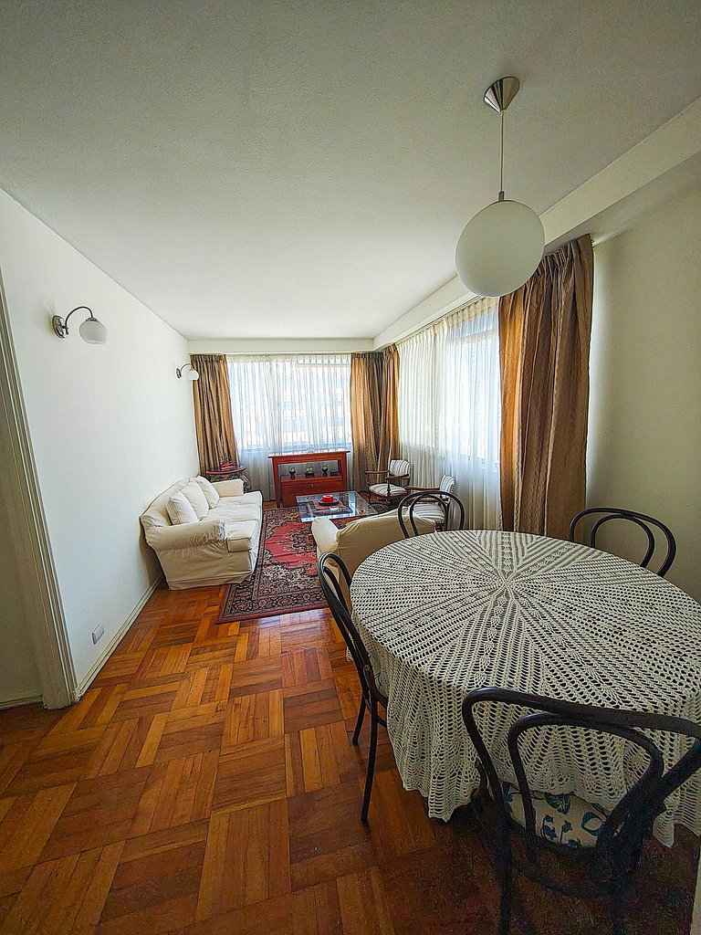 a passos do mar  Apto 2 quartos próximo ao Cassino