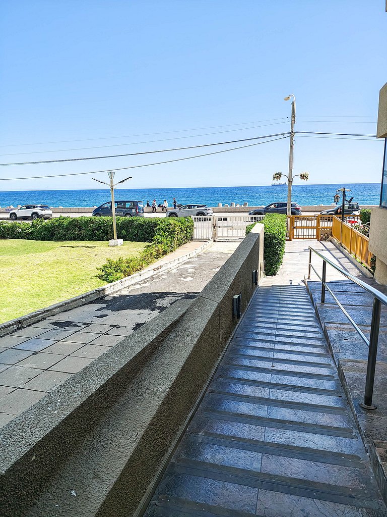 Peru Av. steps from the beach  2BR near the Casino